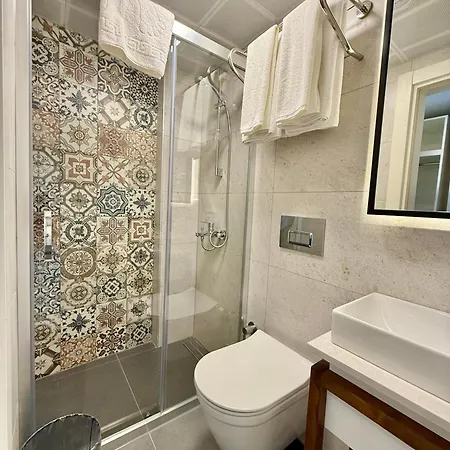 Adria Hotel *
