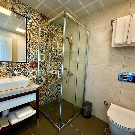 Adria Hotel *