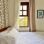Adria Hotell *