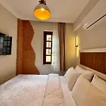 Adria Hotell *