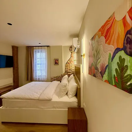 Adria Hotel *